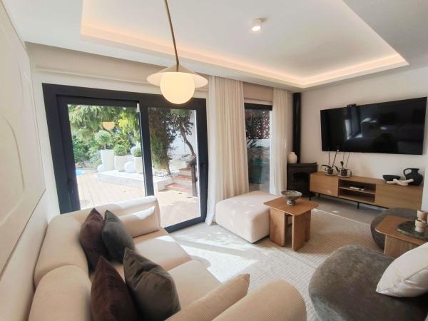Chalet pareado en Calle Triguero, Los Pacos, Fuengirola thumbnail 3