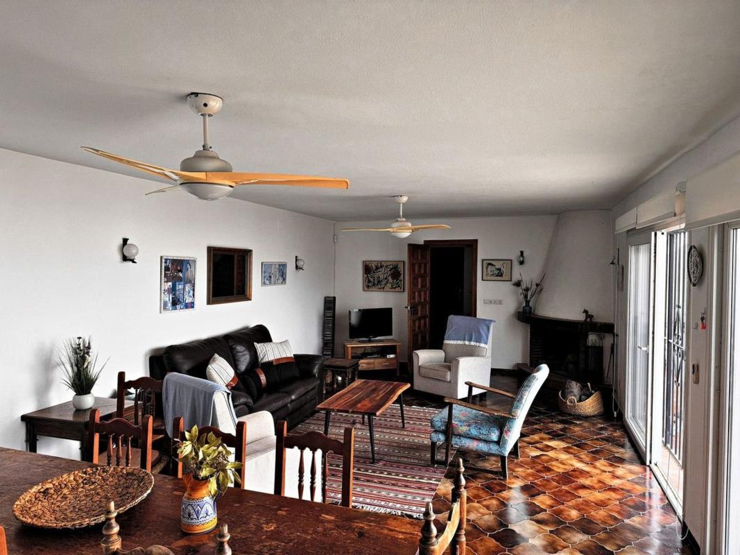Properties for sale and rent in Spain photo 5