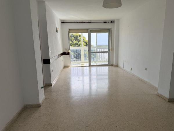 Sprzedaż mieszkania w Piso en Calle Roquedal, Loma de los Riscos, Torremolinos, Torremolinos
thumbnail 2