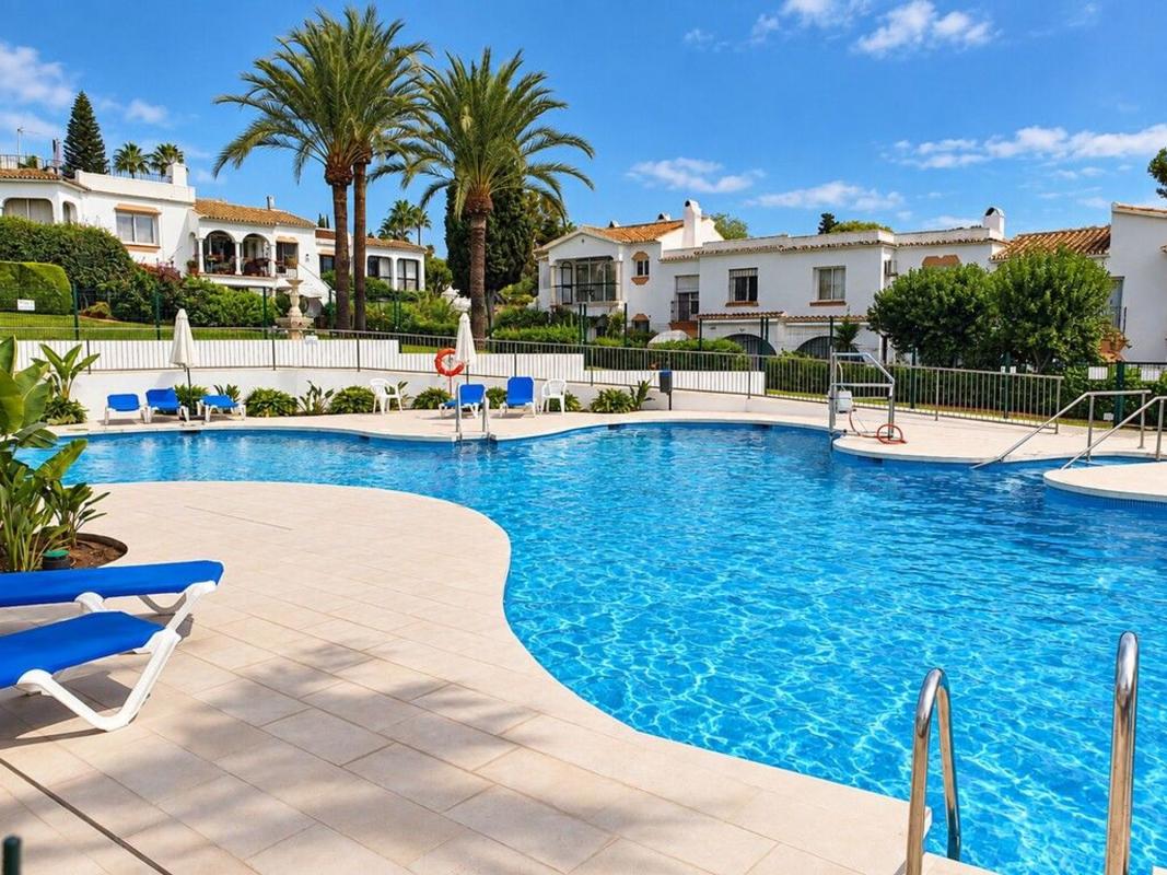 Sprzedaż mieszkania w Piso en Calle Violeta, Paraiso-Barronal, Estepona, Estepona
photo 1