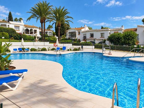 Sprzedaż mieszkania w Piso en Calle Violeta, Paraiso-Barronal, Estepona, Estepona
photo 1
