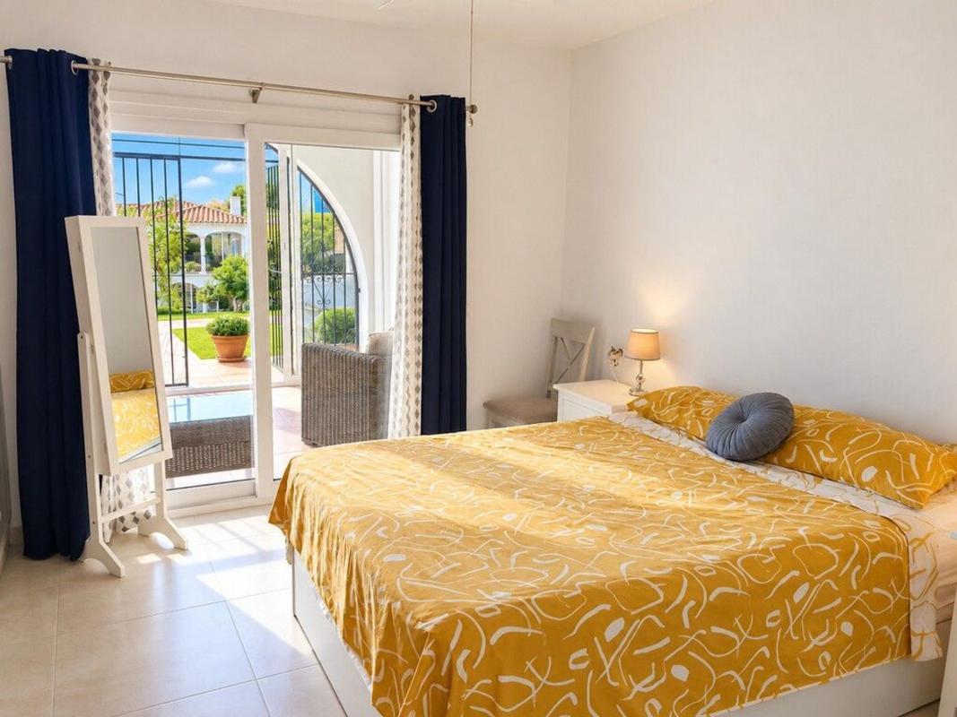 Sprzedaż mieszkania w Piso en Calle Violeta, Paraiso-Barronal, Estepona, Estepona
photo 4