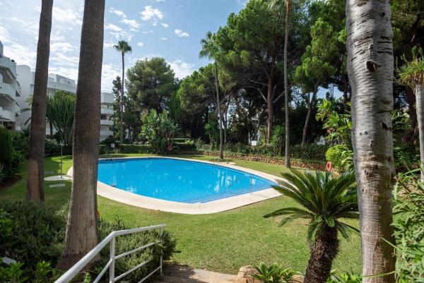 Sale of flat in Piso en Calle Incosol, Rio Real, Marbella, Marbella
thumbnail 3