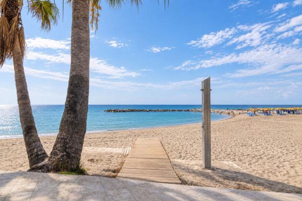 Venta de piso en Piso en Urbanizacion Nueva Andalucia Villa, 14, Puerto Banús, Marbella, Marbella
 photo 2