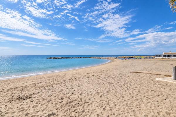 Venta de piso en Piso en Urbanizacion Nueva Andalucia Villa, 14, Puerto Banús, Marbella, Marbella
 photo 3