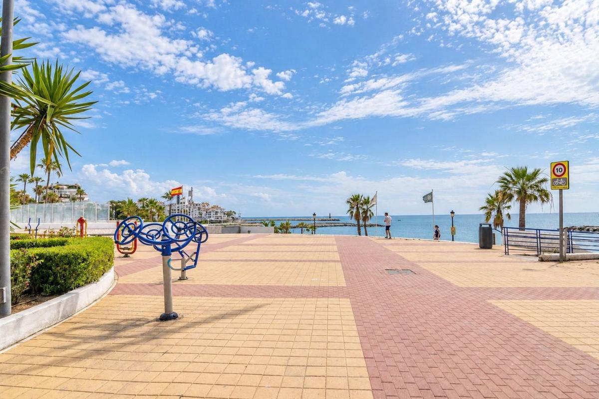 Venta de piso en Piso en Urbanizacion Nueva Andalucia Villa, 14, Puerto Banús, Marbella, Marbella
photo 5