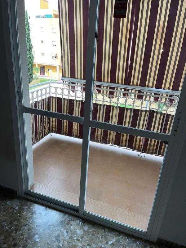 Venta de piso en Piso en Calle Francisco Labao Gámez, Norte - Barrio del Pilar - El Reñidero, Vélez-Malaga, Vélez-Malaga
photo 2