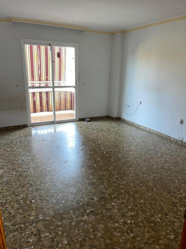 Venta de piso en Piso en Calle Francisco Labao Gámez, Norte - Barrio del Pilar - El Reñidero, Vélez-Malaga, Vélez-Malaga
photo 3