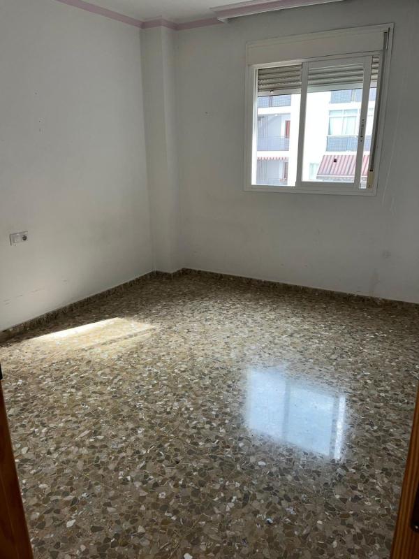Venta de piso en Piso en Calle Francisco Labao Gámez, Norte - Barrio del Pilar - El Reñidero, Vélez-Malaga, Vélez-Malaga
photo 4