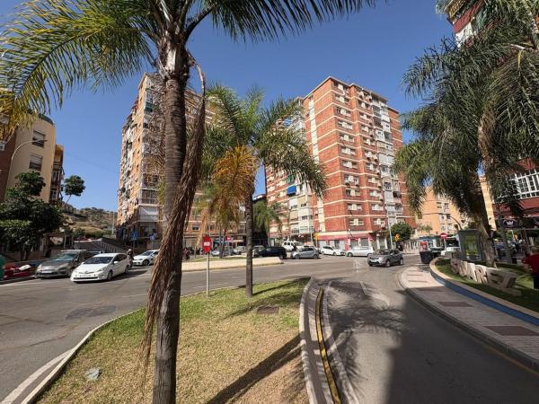 Продажа квартиры на Piso en Calle Albacete, Suárez, Málaga, Малага
thumbnail 3