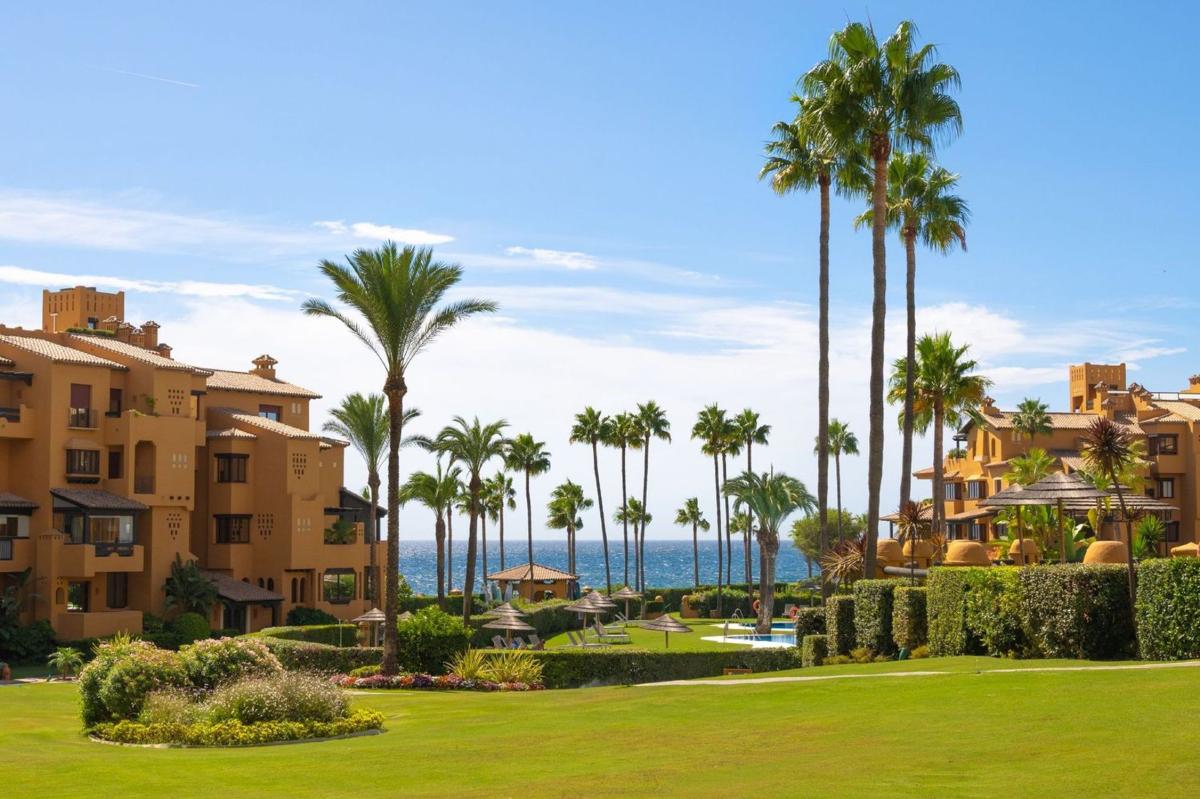 Sprzedaż mieszkania w Piso en Mare Nostrum, 40, Punta Plata, Estepona, Estepona
 photo 2