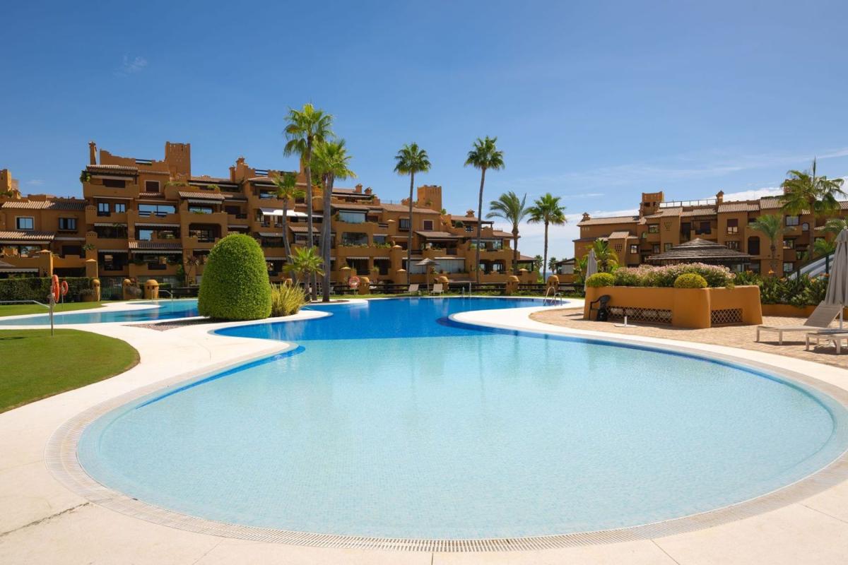 Sprzedaż mieszkania w Piso en Mare Nostrum, 40, Punta Plata, Estepona, Estepona
 photo 3