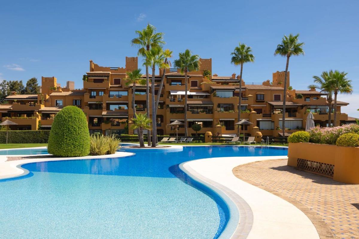 Sprzedaż mieszkania w Piso en Mare Nostrum, 40, Punta Plata, Estepona, Estepona
 photo 4