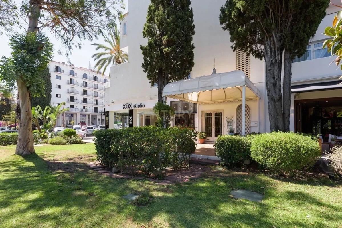 Venta de piso en Piso en Calle los Lirios, 8, Nueva Andalucía, Marbella, Marbella
 photo 4