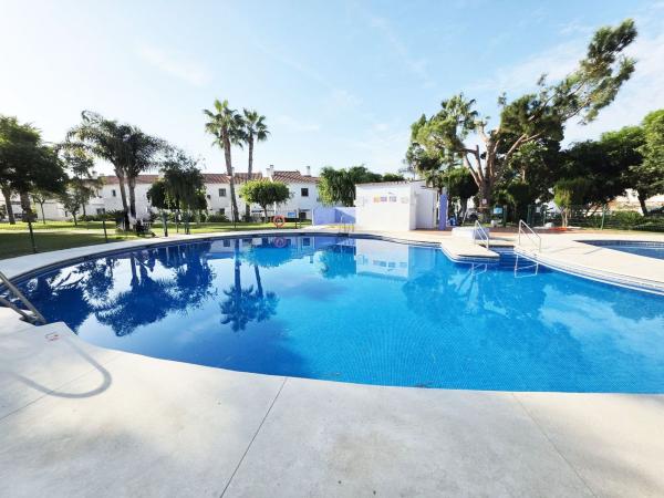 Chalet adosado en Calle Alcaucín, Caleta de Velez, Vélez-Malaga photo 1