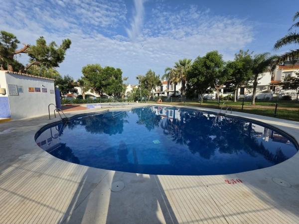 Chalet adosado en Calle Alcaucín, Caleta de Velez, Vélez-Malaga photo 3