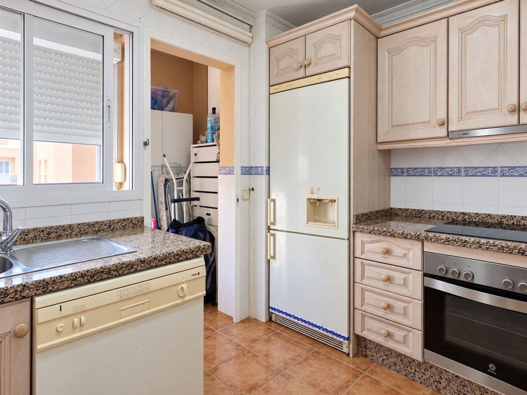 Venta de piso en Piso en Avenida Toledo s/n, Sierra de Estepona-Avda de Andalucia, Estepona, Estepona
 photo 2