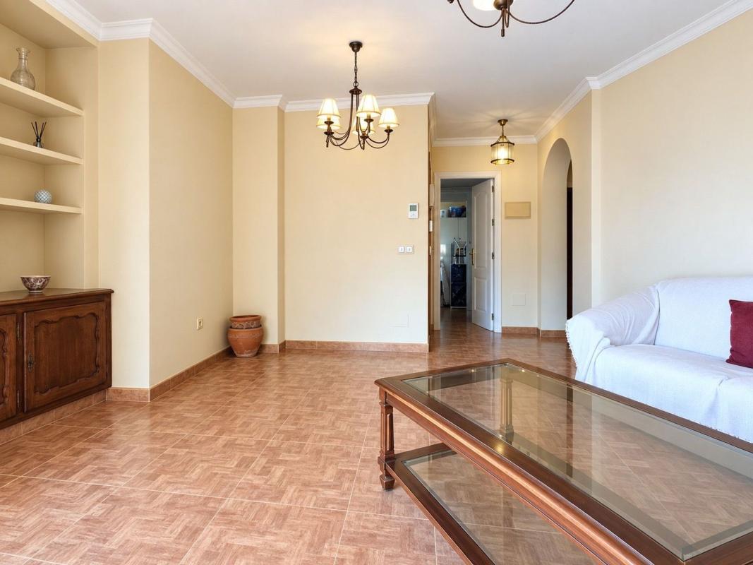 Venta de piso en Piso en Avenida Toledo s/n, Sierra de Estepona-Avda de Andalucia, Estepona, Estepona
 photo 4