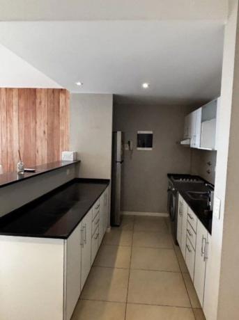 Продажа квартиры на Piso en Plaza Conde de Ferrería, Martiricos - La Roca, Málaga, Малага
thumbnail 3