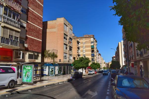 Продажа квартиры на Piso en Camino de Suárez, Victoria Eugenia, Málaga, Малага
 photo 4