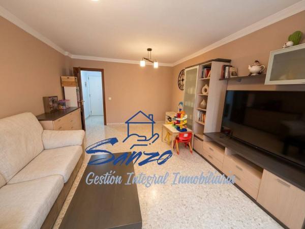 Chalet adosado en Zona de la Vega, Antequera thumbnail 2