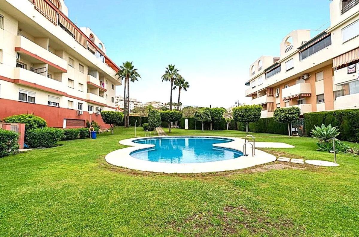 Sprzedaż mieszkania w Piso en Calle Huerta Nueva, Huerta Nueva, Estepona, Estepona
photo 1