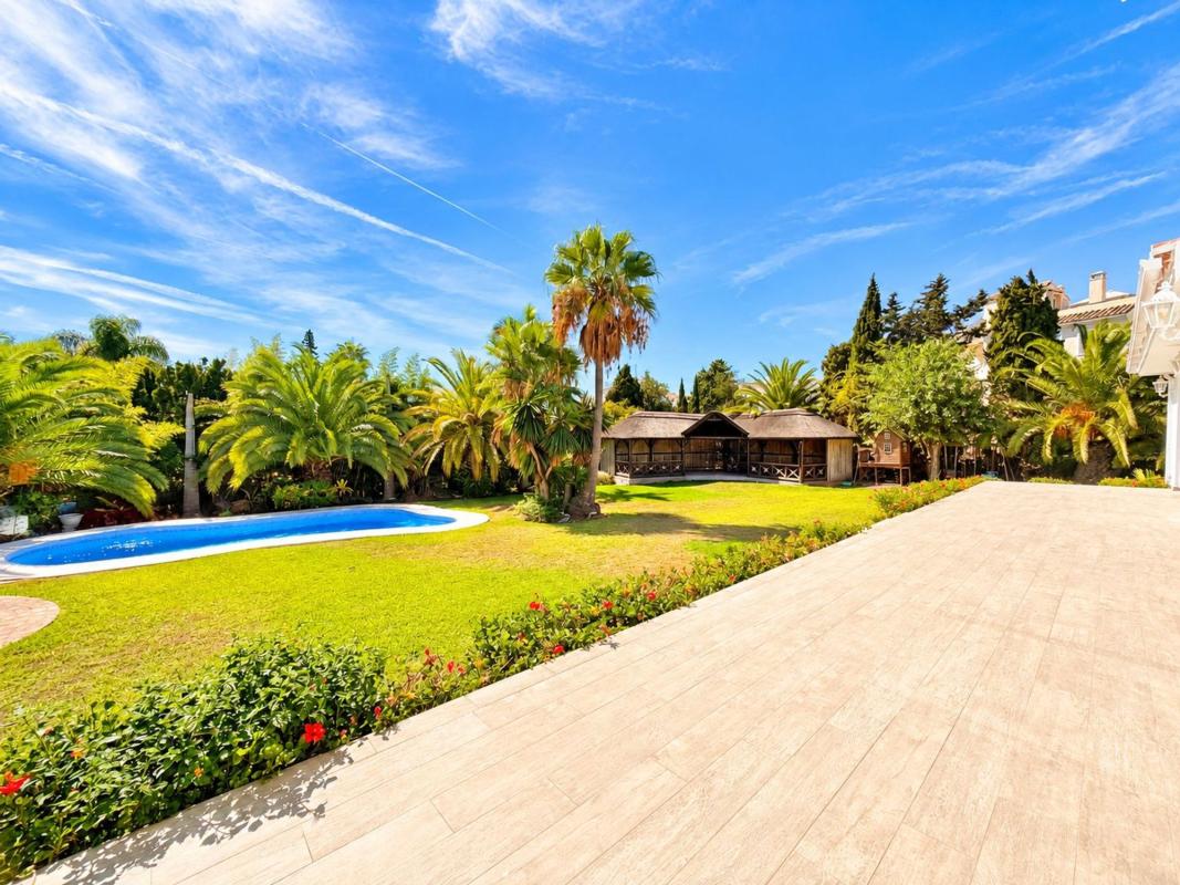 Properties for sale and rent in Spain photo 2