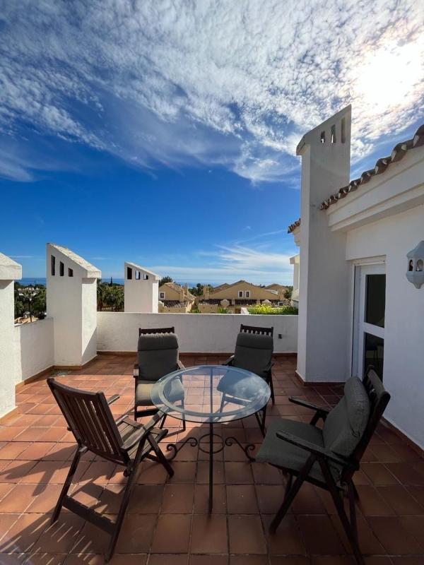 Продажа дуплекса на Dúplex en Conjunto Rocamar s/n, Nagüeles, Marbella, Марбелла photo 5