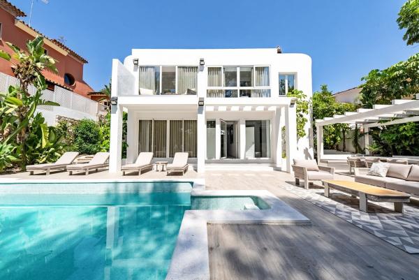 Частный шале на продаже в Casa o chalet en Calle Alcalá 15-d, Las Brisas, Marbella, Марбелла photo 1