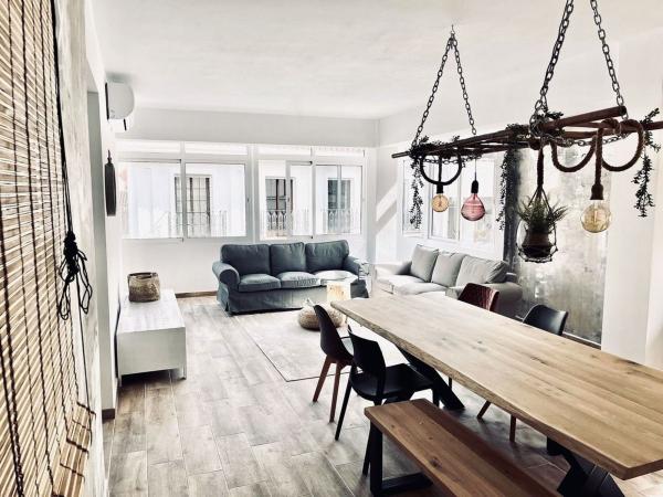 Продажа квартиры на Piso en Palangrero, 2, Zona Puerto Deportivo, Fuengirola, Фуэнхирола
thumbnail 3