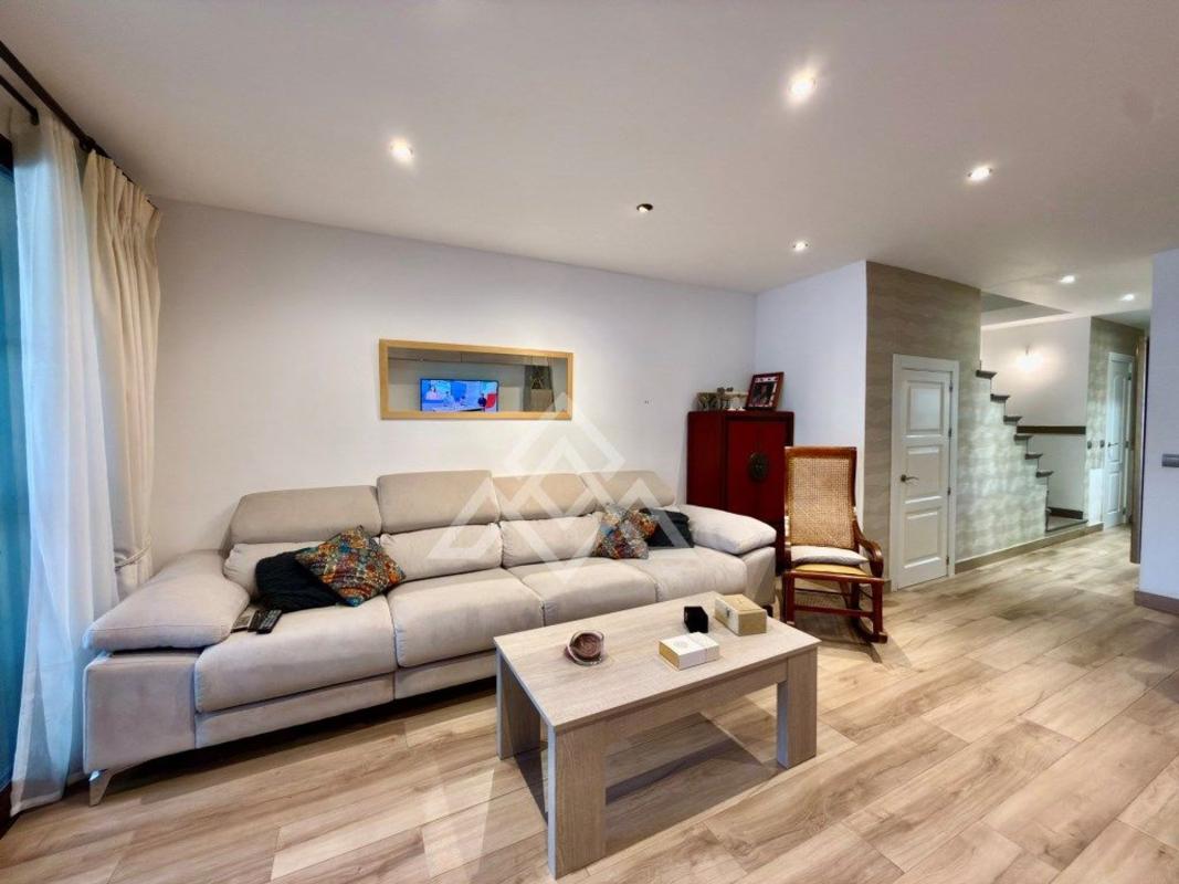 Properties for sale and rent in Spain photo 5