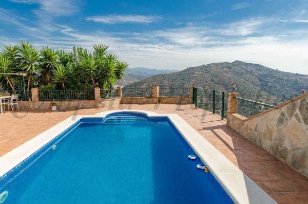 Rustic farm for sale in  Finca rústica en Arenas , Arenas photo 2