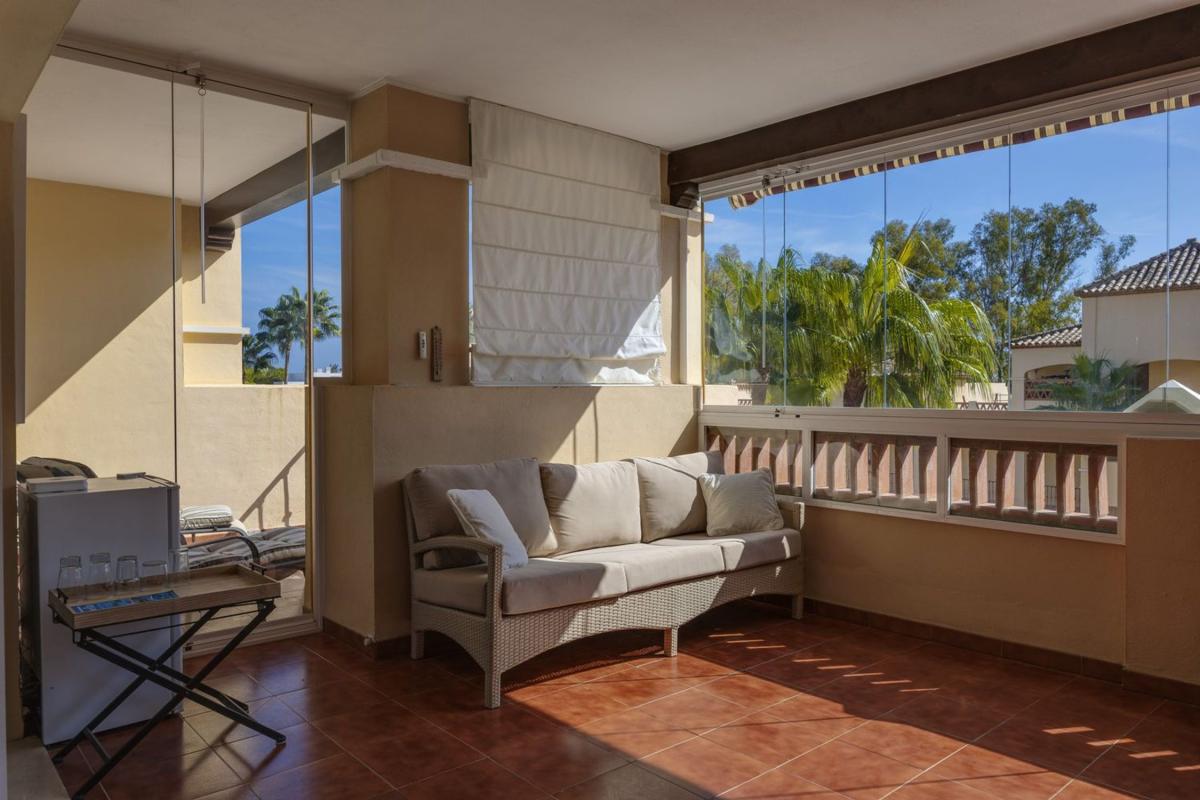 Sale of apartment in Piso en Calle Pico Alcazaba, Benatalaya, Estepona, Estepona
photo 3