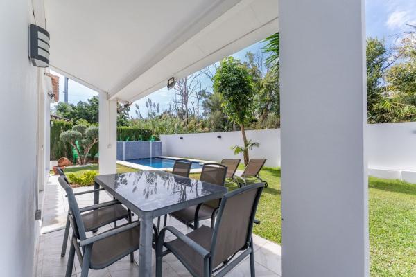Casa o chalet independiente en Calle Benaojan, Sierra Blanca, Marbella thumbnail 3