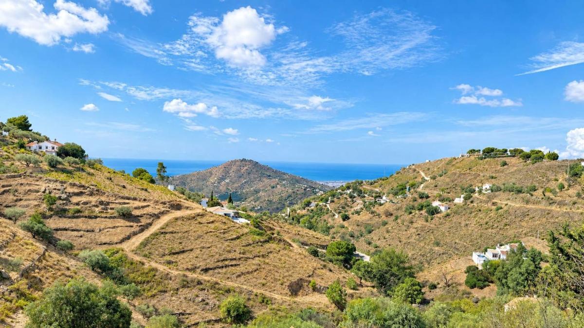 Properties for sale and rent in Spain photo 5