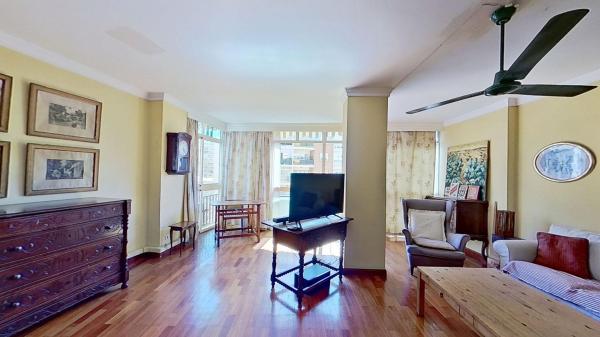 Продажа квартиры на Piso en Calle Cervantes, Malagueta - Monte Sancha, Málaga, Малага
thumbnail 2