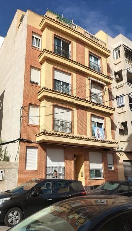 Venta de piso en Piso en Calle Sant Emigdi, Zona Pueblo, Guardamar del Segura, Guardamar del Segura
thumbnail 2