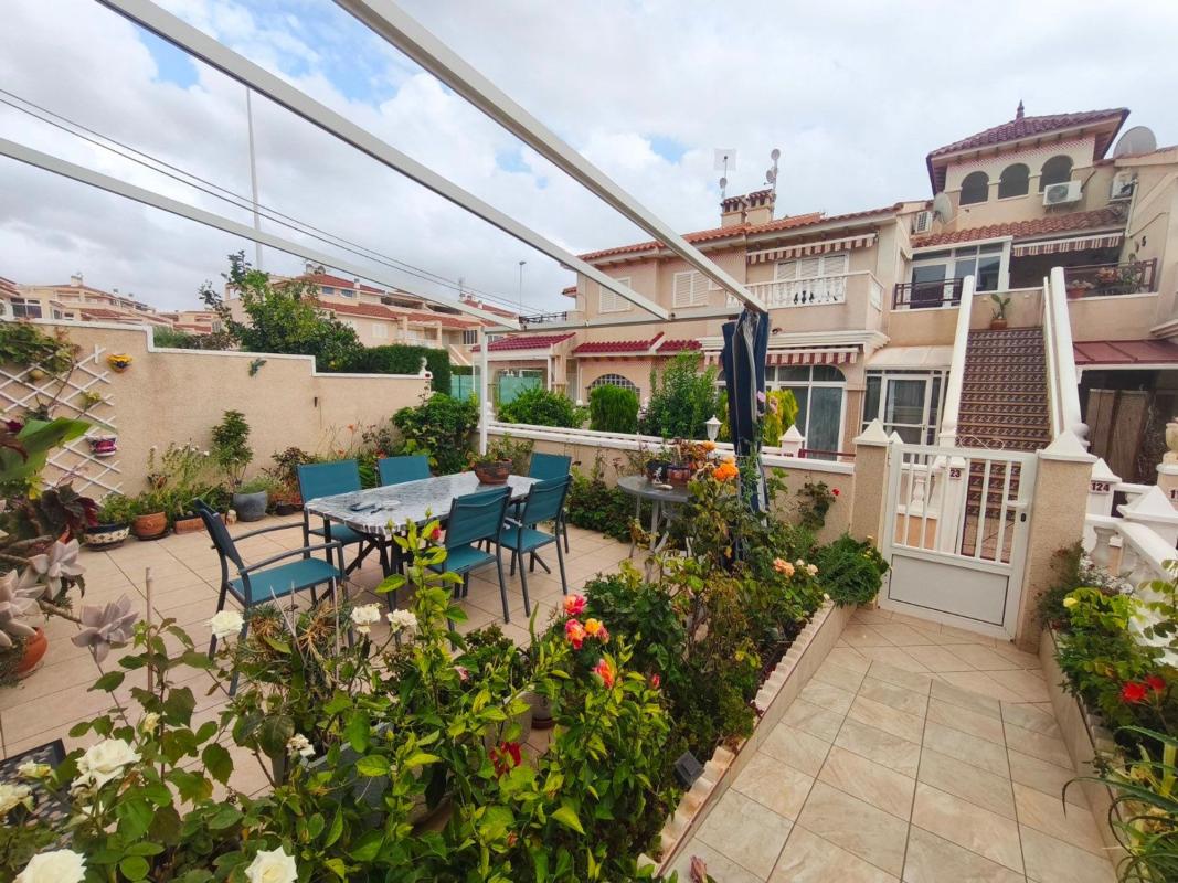 Sprzedaż mieszkania w Piso en Zeniamar, Orihuela, Orihuela
photo 2