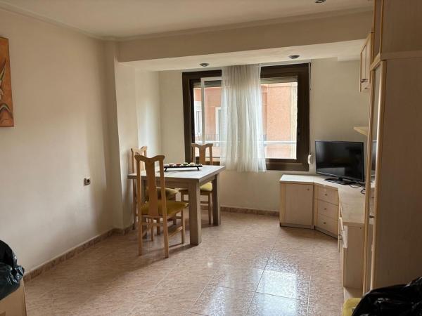 Sale of flat in Piso en Plaza de Toros - Avenida Chapí - Trinquete, Elda, Elda
 photo 1