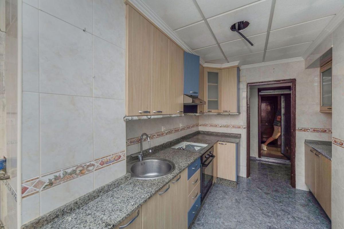 Sale of apartment in Piso en Via Bellas Artes, San Crispín - Huerta Nueva - Estación, Elda, Elda
 photo 5