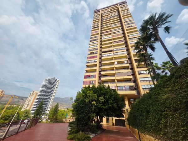 Sprzedaż mieszkania w Piso en Calle Presidente Adolfo Suárez, Pueblo Poniente, Benidorm, Benidorm
 photo 1