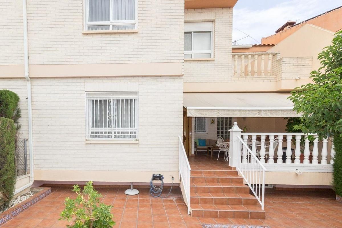 Properties for sale and rent in Spain photo 2