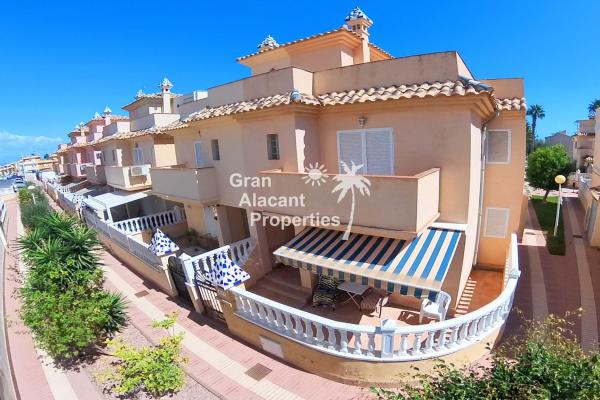 Chalet adosado en Urbanizacion Brisa Mar, Monte Faro-Altomar, Gran Alacant photo 4