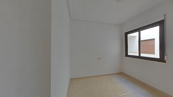 Sale of flat in Piso en Calle Poeta Rabindranath Tagore, Zona los Frutales, Torrevieja, Torrevieja
 photo 4
