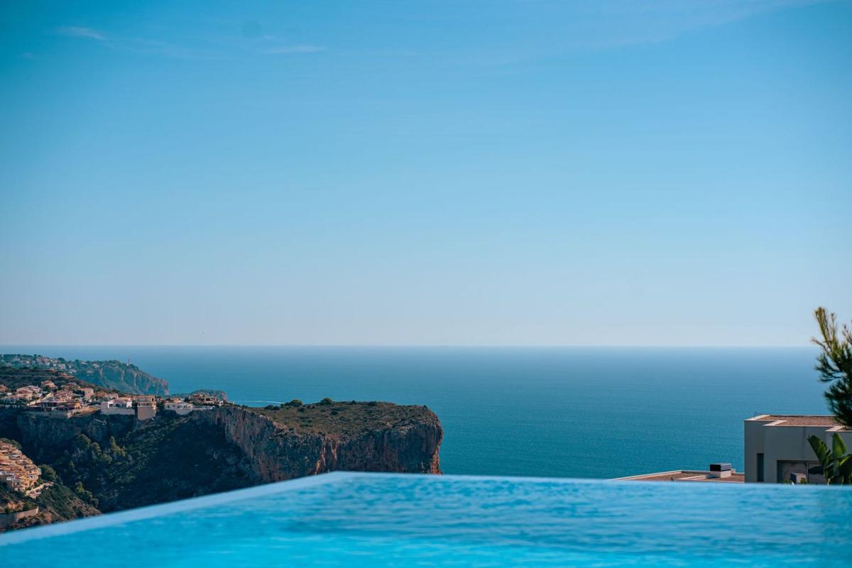 Properties for sale and rent in Spain photo 2