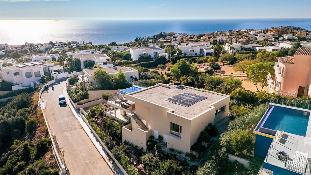 Properties for sale and rent in Spain photo 3