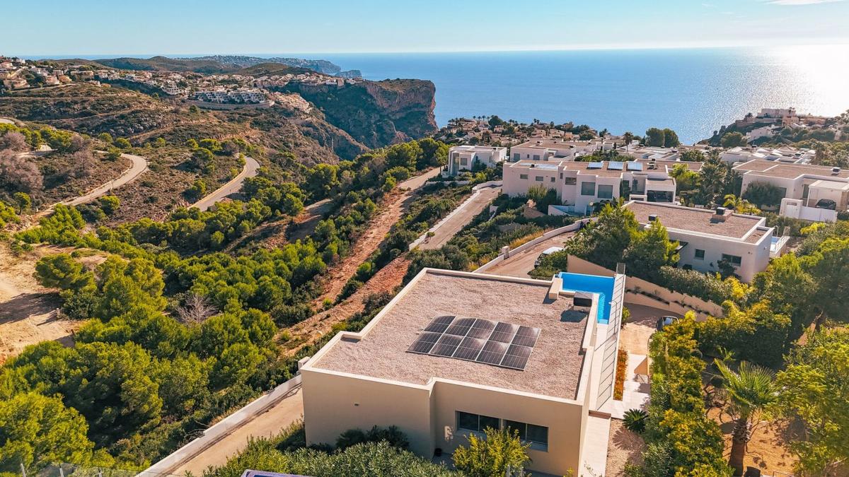 Properties for sale and rent in Spain photo 5