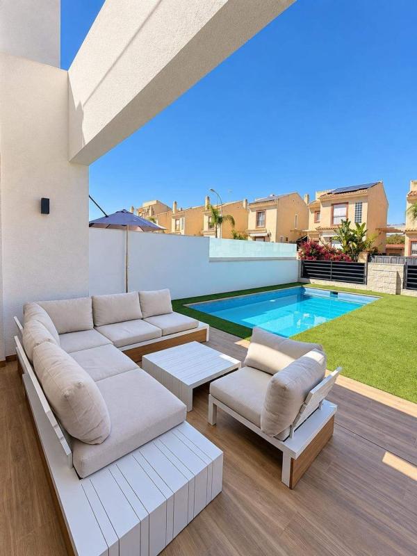 Properties for sale and rent in Spain photo 2