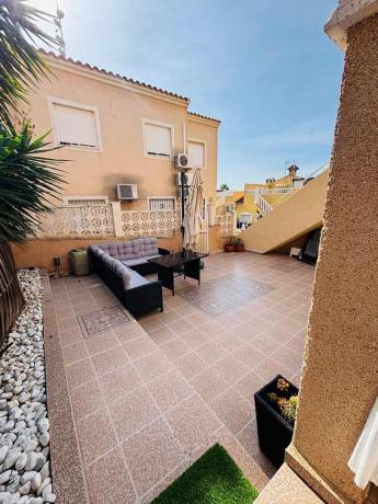 Venta de piso en Piso en Calle Cabo de la Nao-lomas Cb, Lomas de Cabo Roig, Orihuela, Orihuela
thumbnail 3