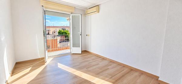 Продажа квартиры на Piso en San Antón - Palmerales, Elche / Elx, Эльче / Эльх
thumbnail 2